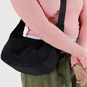 Baggu - Medium Nylon Crescent Bag in Black